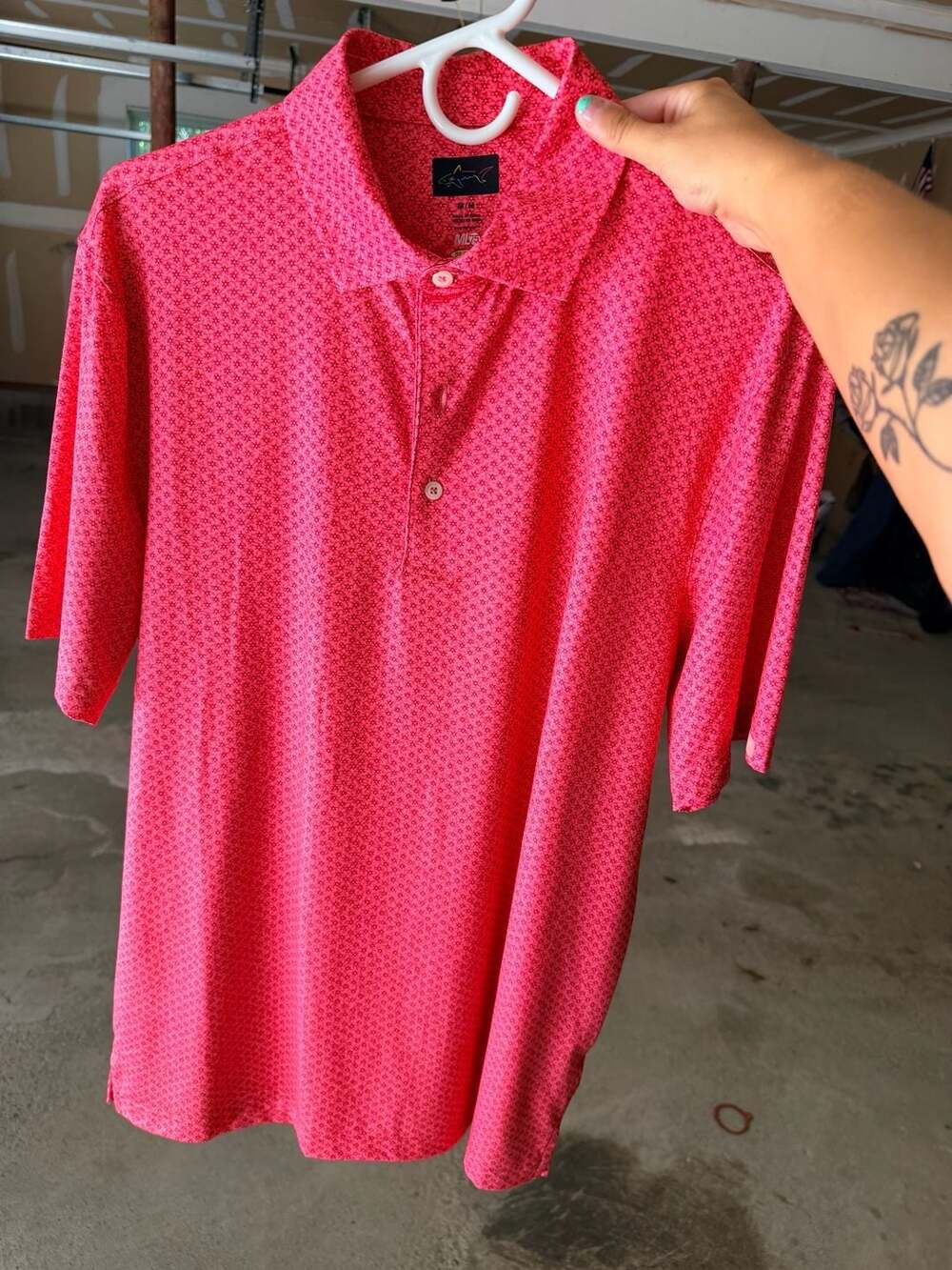 Greg Norman ML75 Polo Size M Pink Print Golf Shirt